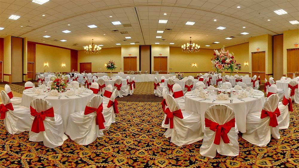 Mcm Elegante Hotel & Conference Center Beaumont Exterior photo